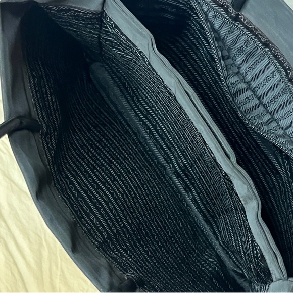 PRADA Nylon Tote - 🔥EXCELLENT CONDITION! - Picture 5 of 6